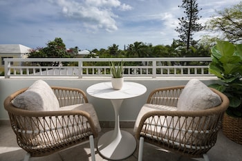 East Bay Honeymoon Zen Garden Room (HH)