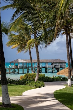 West Bay Honeymoon Oceanview Club Level Suite (JS)