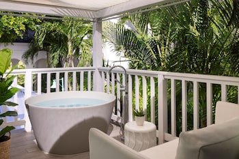 Island Village Club Level Junior Villa Suite w/ Outdoor Tranquility Soaking Tub (VJS)