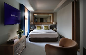 Deluxe Room, 1 King Bed, Accessible