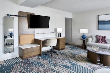 Junior Suite, 1 King Bed with Sofa bed