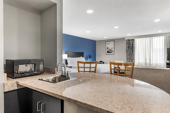 Executive Room, 2 Queen Beds, Non Smoking, Refrigerator & Microwave (Living Room)