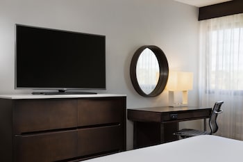 Deluxe Room, 1 King Bed