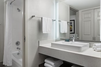 Junior Suite, 1 King Bed with Sofa bed