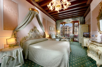 Junior Suite, Balcony (Honeymoon)