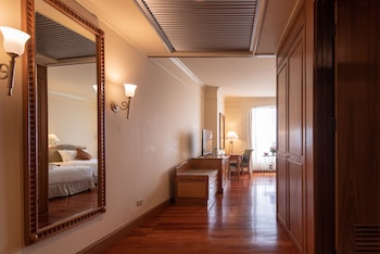 Executive Room, 2 Twin Beds, River View