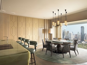Rattanakosin Suite 1 King, High Floor, Park View, Club Access