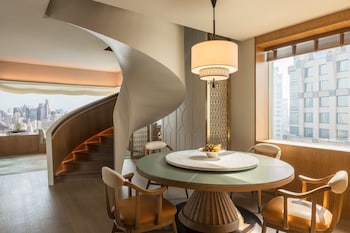 Duplex Suite 1 King, High Floor, Park View, Club Access