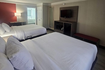 Deluxe Room, 2 Queen Beds, Non Smoking