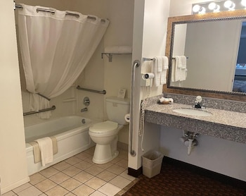 Standard Room, 1 King Bed, Non Smoking, Refrigerator