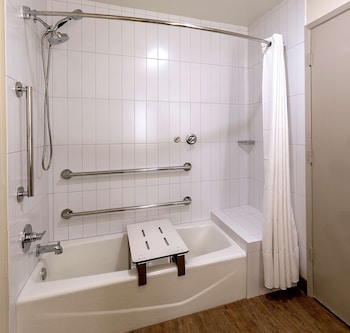 Room, 1 Bedroom, Accessible, Bathtub (Mobility & Hearing)