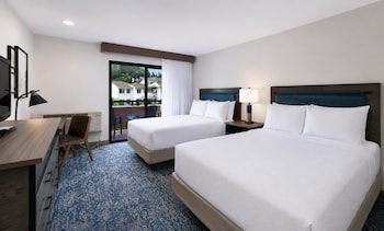 Room, 2 Queen Beds, Garden View