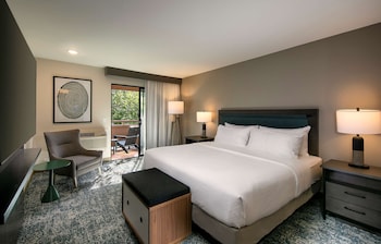 Room, 1 King Bed, Garden View