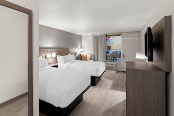 Suite, 2 Double Beds, Non Smoking (Upgrade)