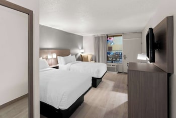 Suite, 2 Double Beds, Non Smoking (Upgrade)