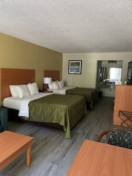 Standard Room, Multiple Beds, Non Smoking