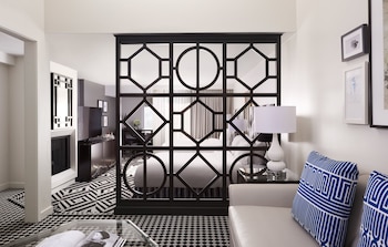 Premier Suite, 2 Queen Beds, Balcony