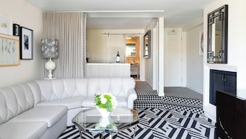 Signature Suite, 1 King Bed, Balcony (Top Floor)
