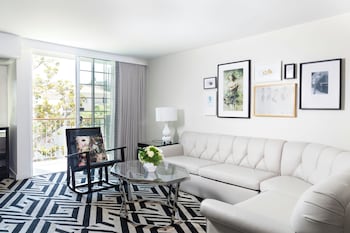 Signature Suite, 1 King Bed, Balcony (Top Floor)