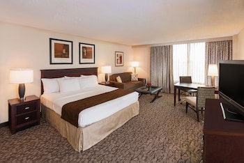 Room, 1 King Bed with Sofa bed, River View, Corner