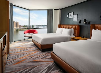 Room, 2 Queen Beds (Water View)