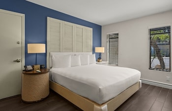 Suite, 1 King Bed (Garden Bungalow)