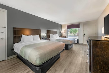 Standard Room, 2 Queen Beds, Non Smoking