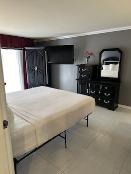 Studio Suite, 1 King Bed, Non Smoking