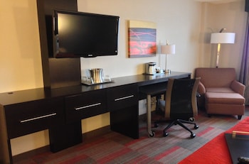 Standard Room, 1 King Bed, River View