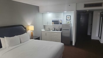Deluxe Room, 1 King Bed