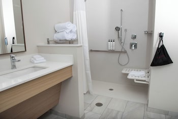 Room, 1 King Bed (Hearing Accessible)