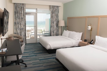 Room, 2 Queen Beds, Beachfront (Mobility/Hearing Accessible, Tub)