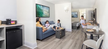 Premium Suite, 1 King Bed with Sofa bed
