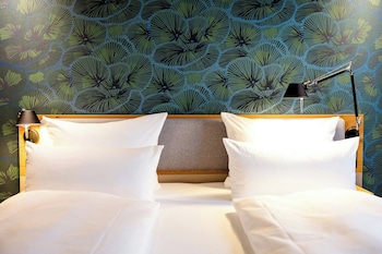 Room (THE ONE)