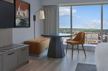 Room, 2 Double Beds, City View