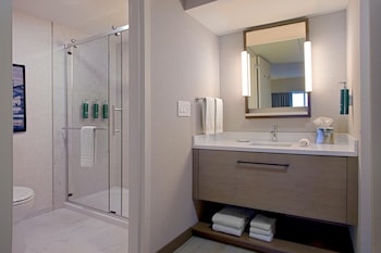Room, 1 King Bed, Hearing Accessible