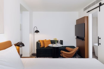 Premium Room, 1 King Bed