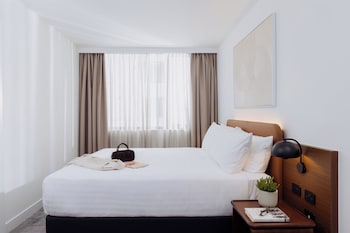 Standard Room, 1 Queen Bed