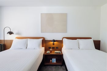 Standard Room, 2 Double Beds, City View