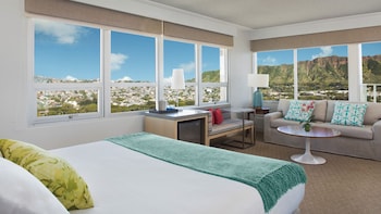 Room, 1 King Bed, Balcony (Diamond Head View)