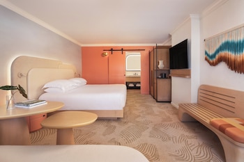 Room, 1 King Bed, Courtyard View