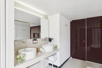 Suite, Terrace (View)