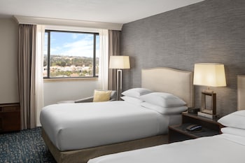 Room, 2 Double Beds, Bathtub