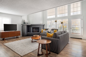 Condo, 2 Bedrooms, Kitchen, Mountain View