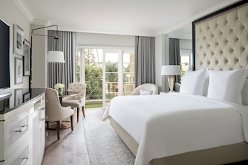 Premier Room, 1 King Bed, Balcony