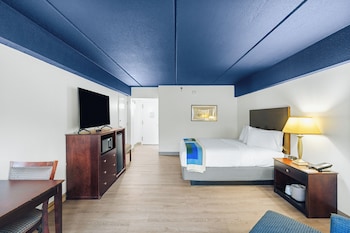 Standard Room, 1 Queen Bed, Non Smoking
