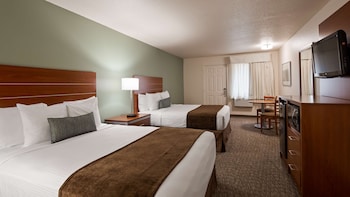 Standard Room, 2 Queen Beds, Fireplace