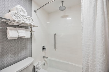 Standard Room, 2 Queen Beds, Accessible, Non Smoking