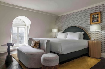 Superior Room, 1 King Bed (Junior Suite King)