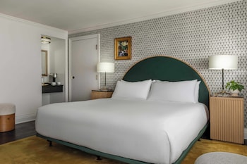 Room, 1 King Bed, Accessible (Deluxe King ADA Guestroom)